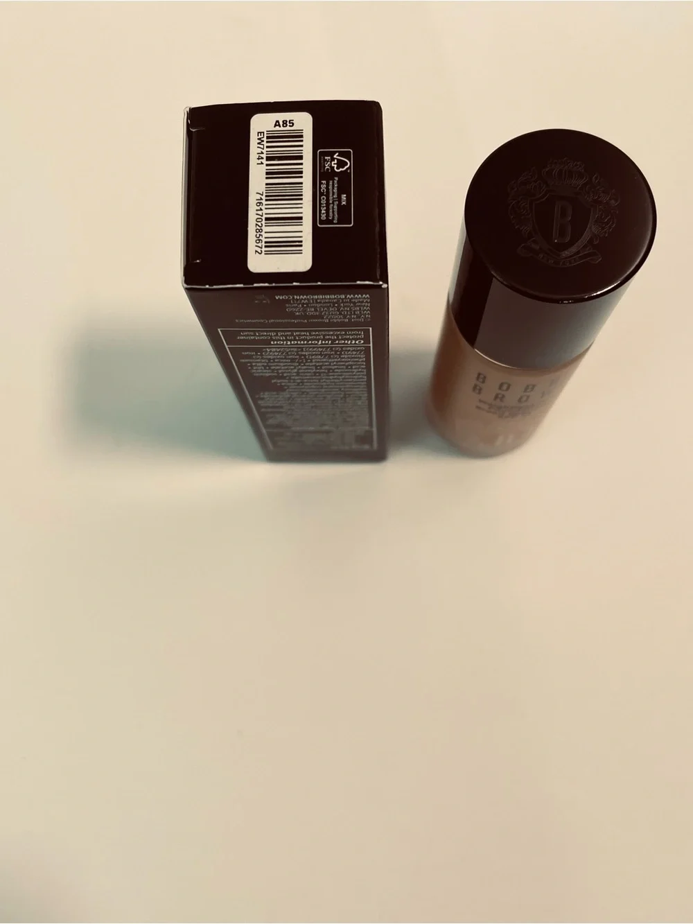 Bobbi Brown Weightless Skin Foundation Broad Spectrum SPF15 Cool Natural C-056